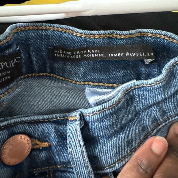 Mid rise crop flare pants from Banana Republic - Picture 3 of 3